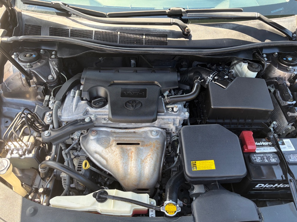 2013 Toyota Camry SE - Photo 18