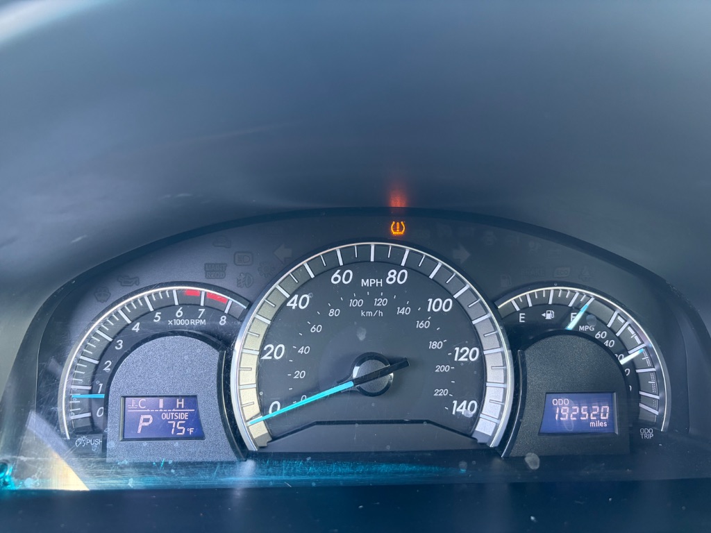 2013 Toyota Camry SE - Photo 10