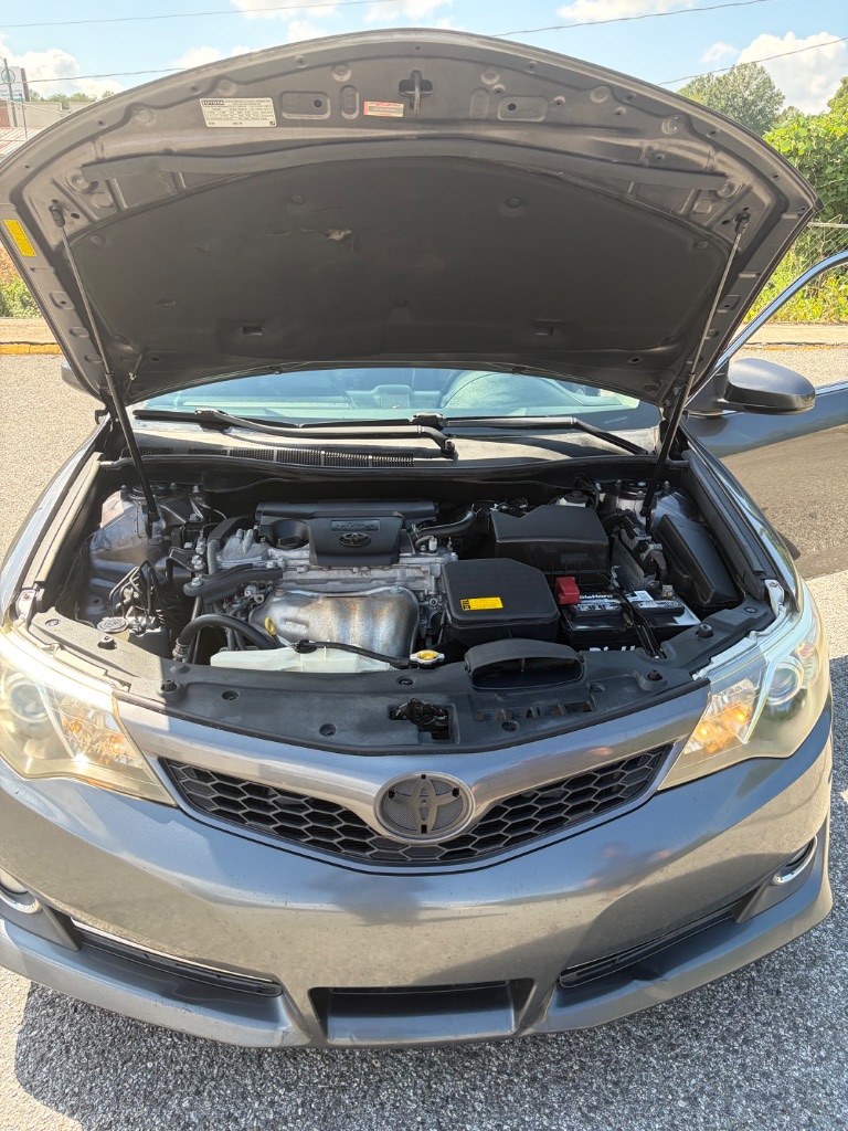 2013 Toyota Camry SE - Photo 17