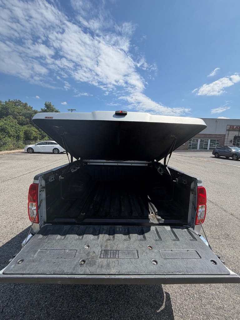 2005 Nissan Frontier SE - Photo 6