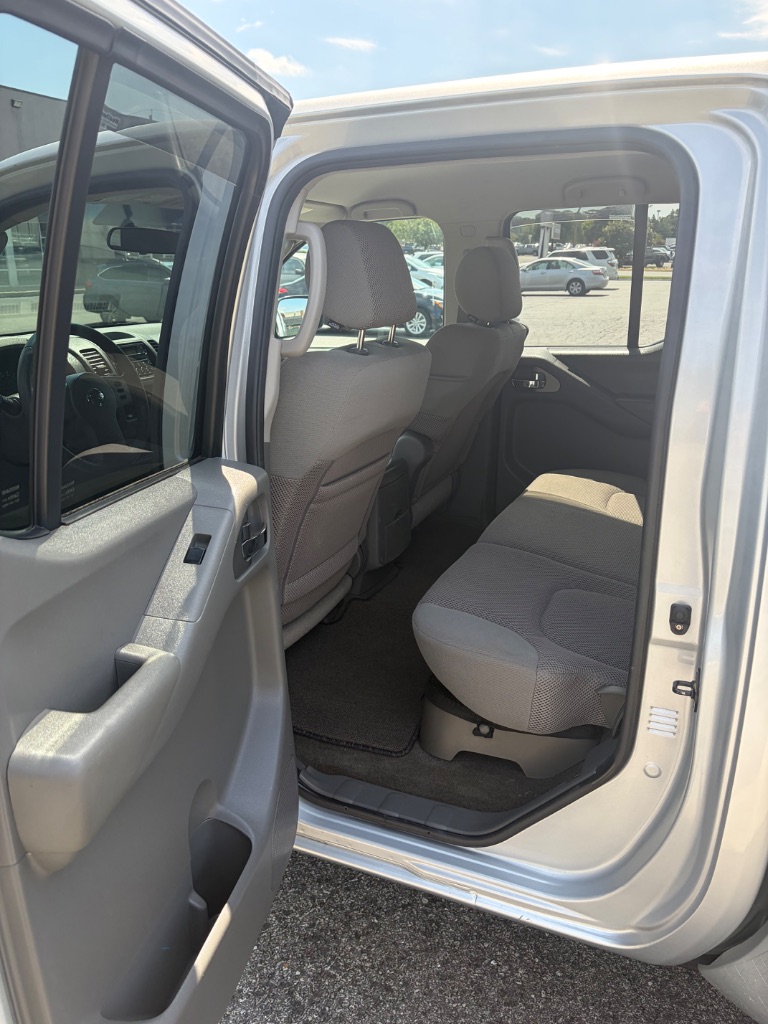 2005 Nissan Frontier SE - Photo 14