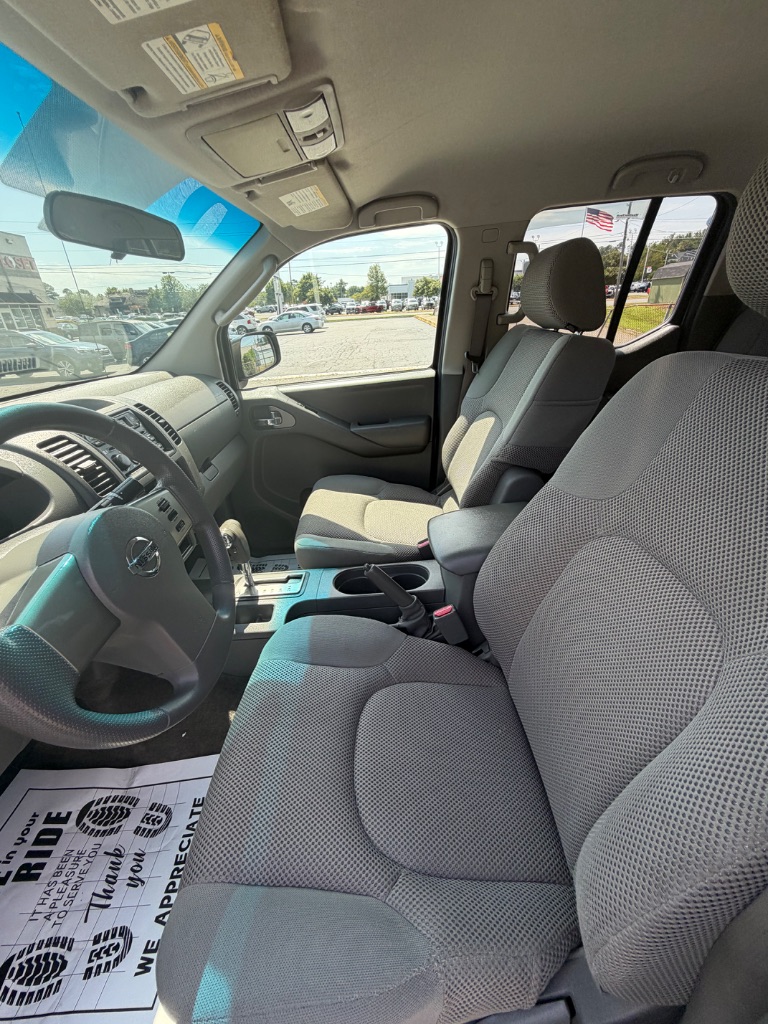 2005 Nissan Frontier SE - Photo 13